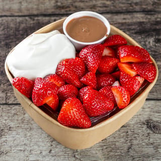 Mucha Fresa (Lots of Strawberries) Bowl