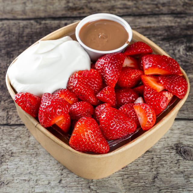 Mucha Fresa (Lots of Strawberries) Bowl.